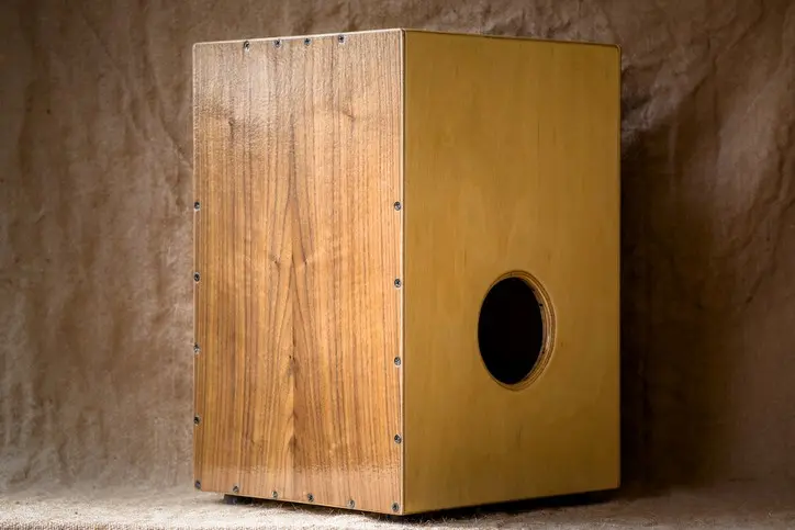 معرفی ساز کاخن (Cajon): یادگیری سریع و حمل آسان معرفی ساز کاخن (Cajon): یادگیری سریع و حمل آسان