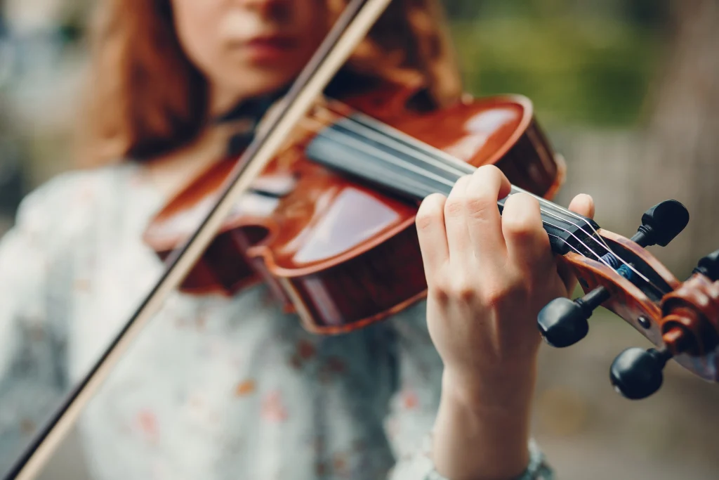 آموزش ویولنسل (Cello): سازی با صدای انسانی و باوقار آموزش ویولنسل (Cello): سازی با صدای انسانی و باوقار